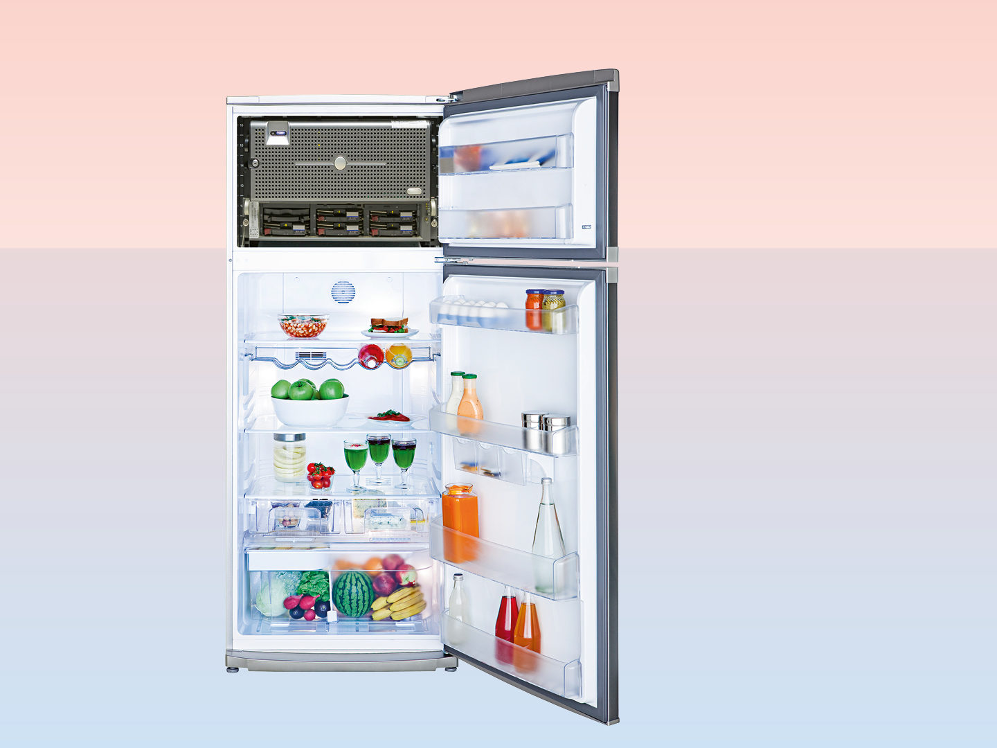 Ein offener Kühlschrank mit Lebensmittel