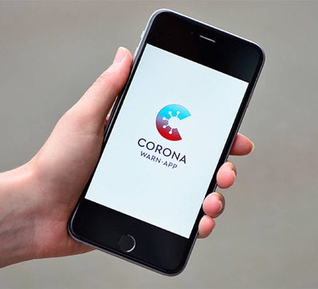 Die Corona-Warn-App steht zum Download in den App Stores bereit