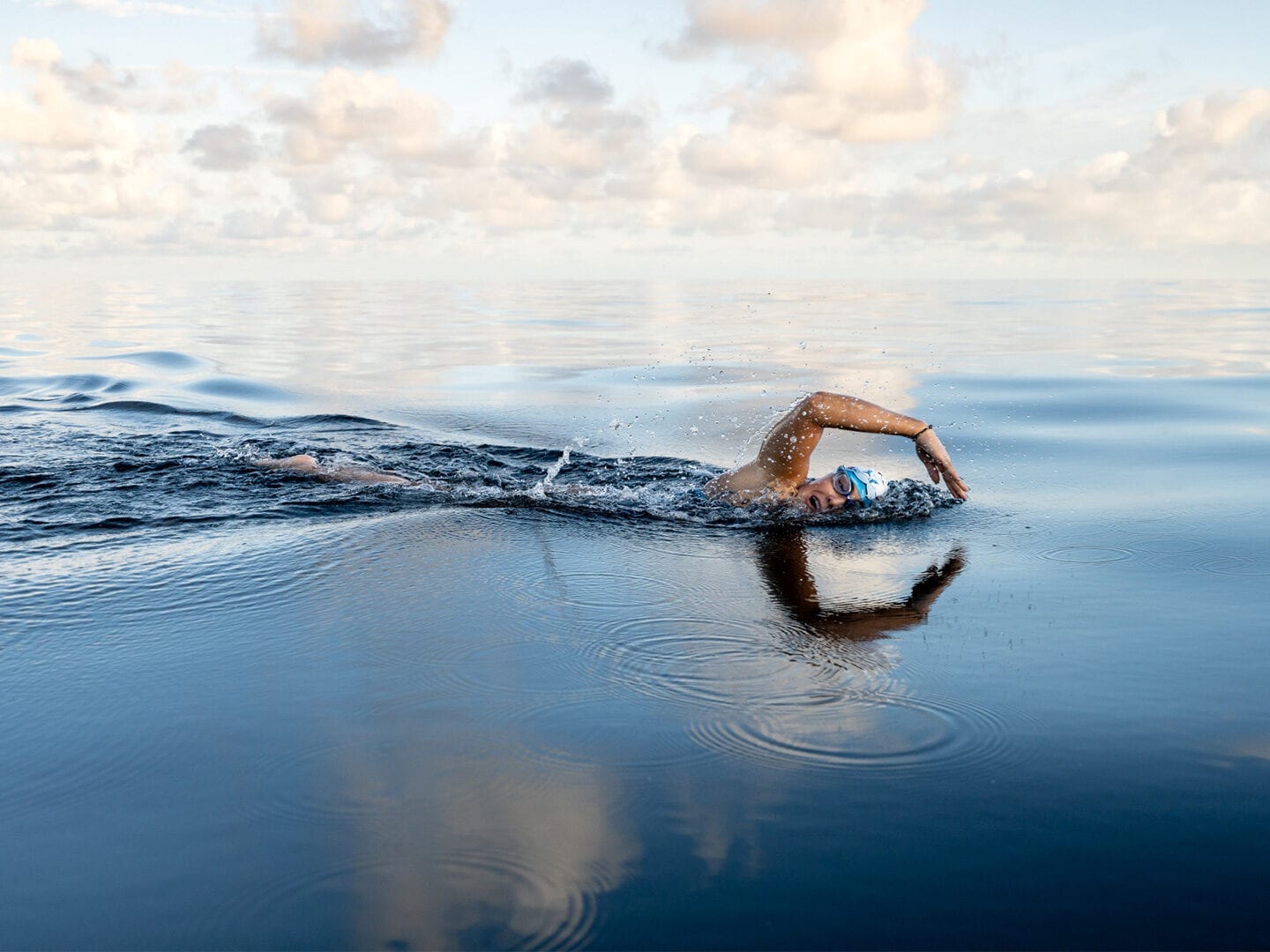 Nathalie Pohl durchschwimmt Menorca-Channel