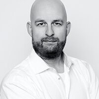 Portrait von Björn Lorenzen, Experte für KI-Chatbots.