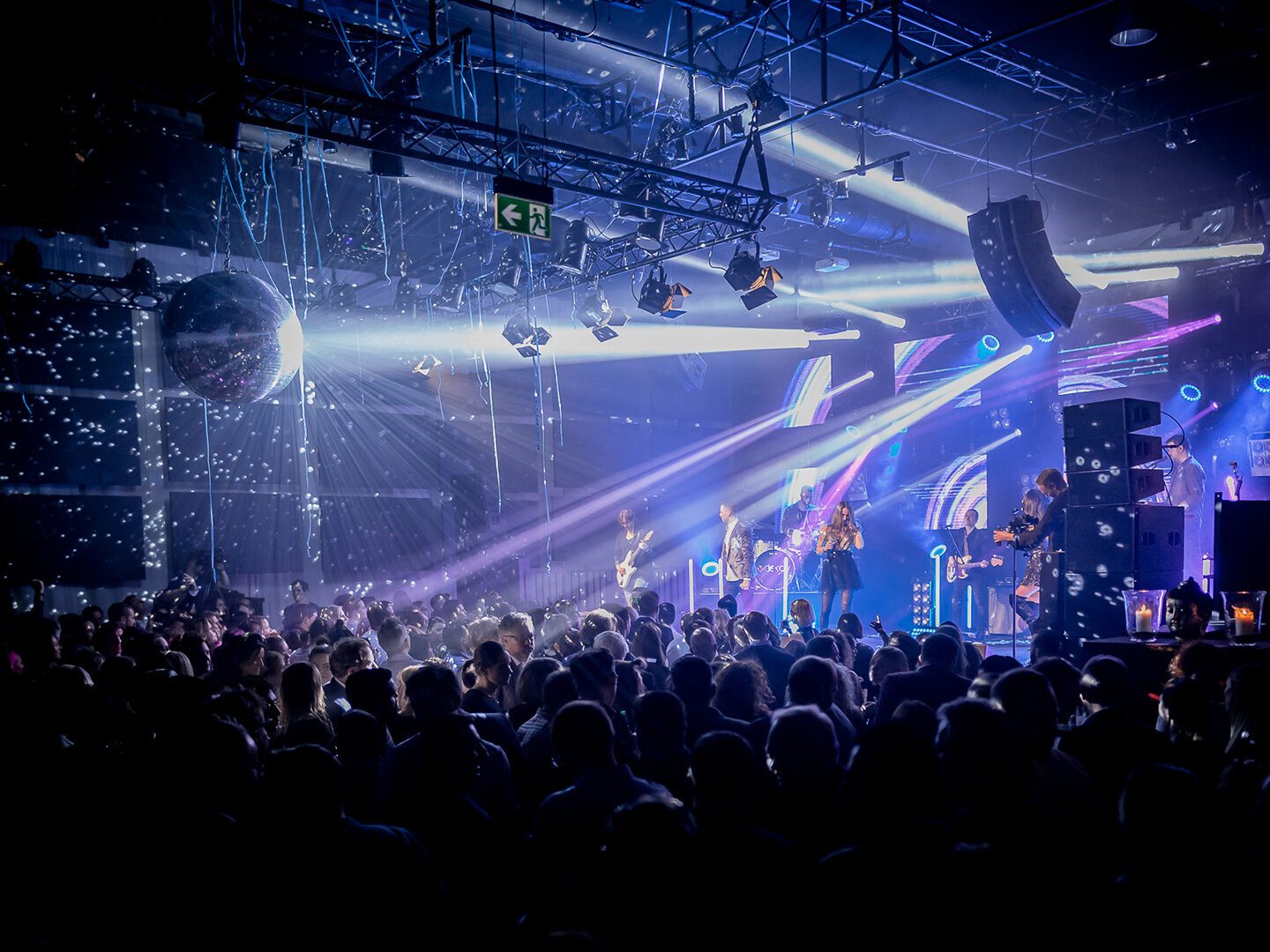 Ein Foto vom BIG BANG Festival während eines Konzerts mit Blick auf die Bühne