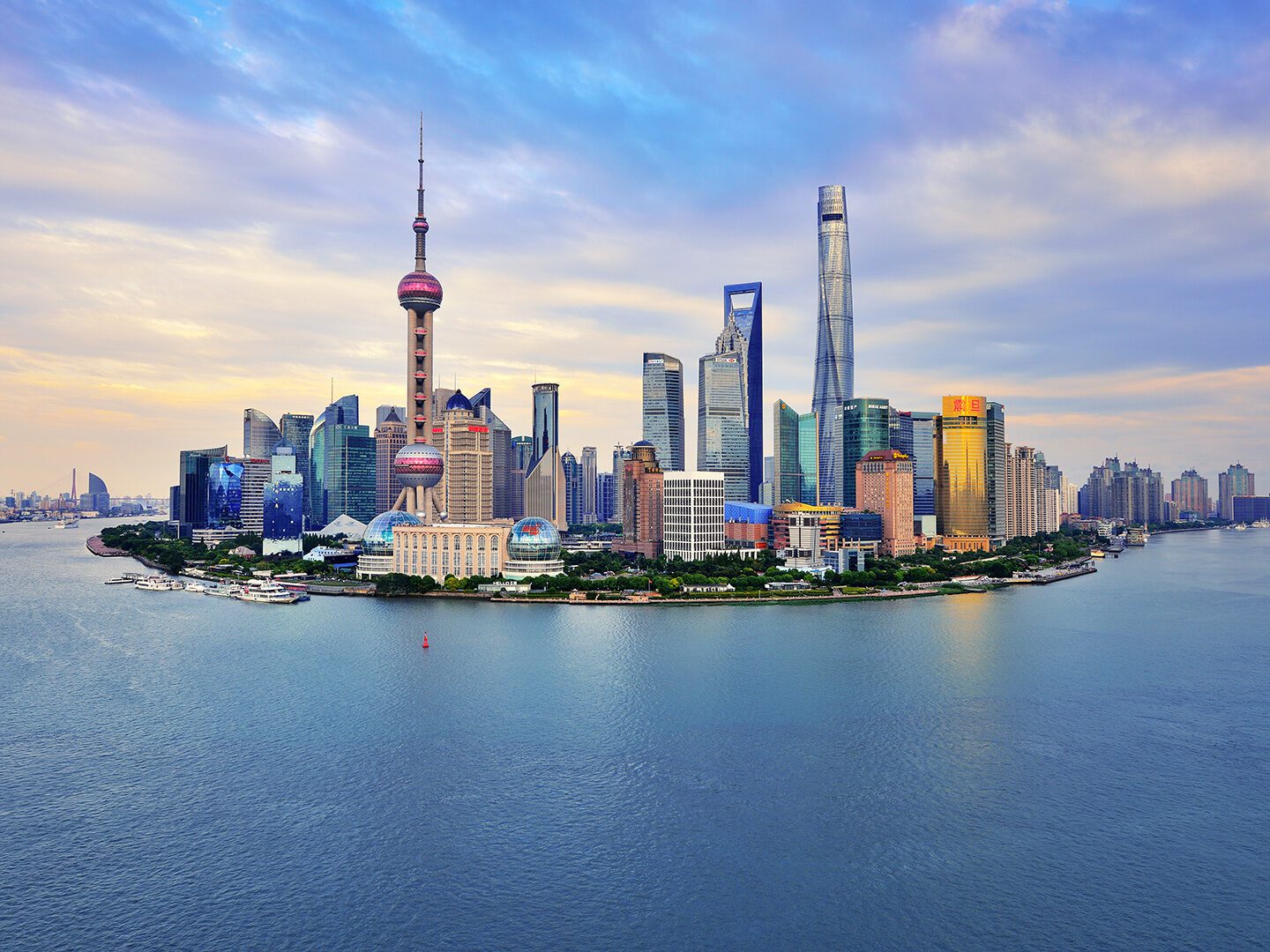 Skyline von Shanghai, der größten Wirtschaftsmetropole in China